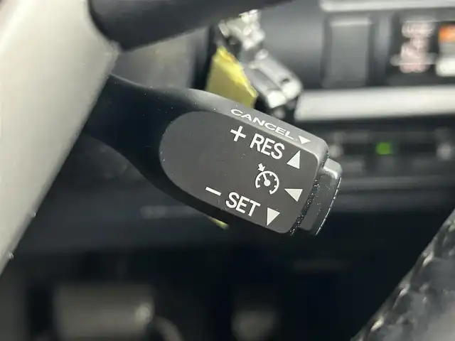 トヨタ ヴォクシー ZS 煌Ⅲ 千葉県 2020(令2)年 4万km ブラック ワンオーナー/禁煙車/両側電動ドア/トヨタセーフティセンス/・プリクラッシュセーフティブレーキ/・クリアランスソナー/・クルーズコントロール/・レーンディパーチャーアラート/純正フリップダウンモニター/純正10インチメモリナビ/・型番：NSZN－Z68T/・CD/DVD/Bluetooth/フルセグTV/・純正フリップダウンモニター/・バックカメラ/・ビルトイン2.0ETC/革巻きステアリング/・ステアリングスイッチ/MT付きAT/左右独立エアコン/純正フロアマット/純正16インチAW/純正ドアバイザー/オートライト/・オートマチックハイビーム/・LEDヘッドライト/・LEDフォグランプ