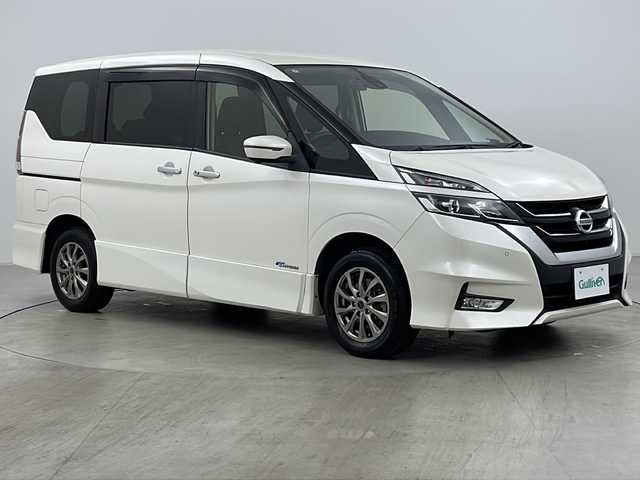 日産 セレナ ハイウェイスター Vセレクション 道央・札幌 2017(平29)年 5.6万km ブリリアントホワイトパール ・４WD/・寒冷地仕様/・純正ナビ(CD&DVD&SD&BT&USB&フルセグ&AVX)/・全方位モニター/・両側パワースライドドア/・衝突軽減ブレーキ/・レーンキープアシスト/・クルーズコントロール/・TVキャンセラー/・ステアリングスイッチ/・ハンズフリースライドドア/・パーキングアシスト/・純正フリップダウンモニター/・バック&フロント&サイドカメラ/・純正ドラレコ/・ドアミラーヒーター/・LEDヘッドライト/・ハロゲンフォグライト