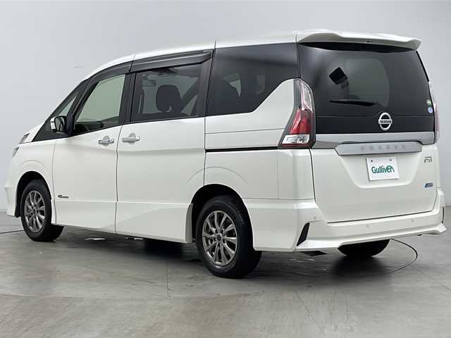 日産 セレナ ハイウェイスター Vセレクション 道央・札幌 2017(平29)年 5.6万km ブリリアントホワイトパール ・４WD/・寒冷地仕様/・純正ナビ(CD&DVD&SD&BT&USB&フルセグ&AVX)/・全方位モニター/・両側パワースライドドア/・衝突軽減ブレーキ/・レーンキープアシスト/・クルーズコントロール/・TVキャンセラー/・ステアリングスイッチ/・ハンズフリースライドドア/・パーキングアシスト/・純正フリップダウンモニター/・バック&フロント&サイドカメラ/・純正ドラレコ/・ドアミラーヒーター/・LEDヘッドライト/・ハロゲンフォグライト