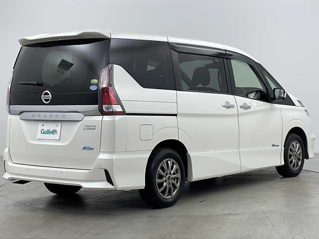 日産 セレナ ハイウェイスター Vセレクション 道央・札幌 2017(平29)年 5.6万km ブリリアントホワイトパール ・４WD/・寒冷地仕様/・純正ナビ(CD&DVD&SD&BT&USB&フルセグ&AVX)/・全方位モニター/・両側パワースライドドア/・衝突軽減ブレーキ/・レーンキープアシスト/・クルーズコントロール/・TVキャンセラー/・ステアリングスイッチ/・ハンズフリースライドドア/・パーキングアシスト/・純正フリップダウンモニター/・バック&フロント&サイドカメラ/・純正ドラレコ/・ドアミラーヒーター/・LEDヘッドライト/・ハロゲンフォグライト