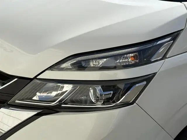 日産 セレナ ハイウェイスター Vセレクション 岩手県 2017(平29)年 5.6万km ブリリアントホワイトパール 禁煙車/４WD/寒冷地仕様/純正フリップダウンモニター/全方位カメラ/ミラーヒーター/両側パワースライドドア/ハンズフリースライドドア/純正ナビ/→フルセグTV/Bluetooth/CD/DVD/FM/AM/バックカメラ/ステアリングスイッチ/TVキャンセラー/衝突軽減ブレーキ/レーンキープアシスト/クルーズコントロール/パーキングアシスト/横滑り防止装置/LEDヘッドライト/フォグライト/〇プッシュスタート/〇電動格納ミラー/〇ウィンカーミラー/〇シガーソケット/〇USBポート/〇スマートキー/〇ドアバイザー/〇フロアマット/純正ドライブレコーダー/ビルトインETC