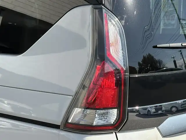 日産 セレナ ハイウェイスター Vセレクション 岩手県 2017(平29)年 5.6万km ブリリアントホワイトパール 禁煙車/４WD/寒冷地仕様/純正フリップダウンモニター/全方位カメラ/ミラーヒーター/両側パワースライドドア/ハンズフリースライドドア/純正ナビ/→フルセグTV/Bluetooth/CD/DVD/FM/AM/バックカメラ/ステアリングスイッチ/TVキャンセラー/衝突軽減ブレーキ/レーンキープアシスト/クルーズコントロール/パーキングアシスト/横滑り防止装置/LEDヘッドライト/フォグライト/〇プッシュスタート/〇電動格納ミラー/〇ウィンカーミラー/〇シガーソケット/〇USBポート/〇スマートキー/〇ドアバイザー/〇フロアマット/純正ドライブレコーダー/ビルトインETC