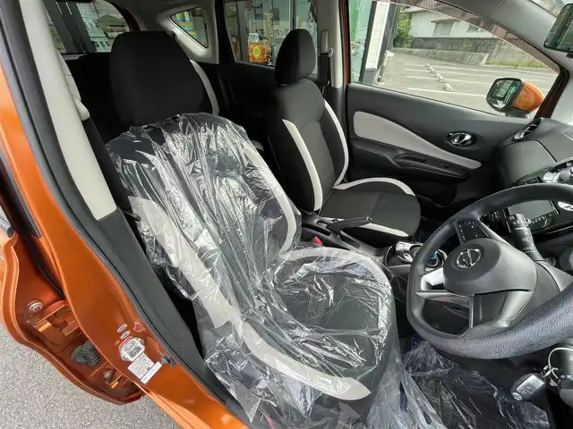 日産 ノート e－パワー X 愛媛県 2016(平28)年 3.9万km プレミアムコロナオレンジ 純正7型ナビ(フルセグTV/BT)/全周囲カメラ/インテリジェントルームミラー/ドライブレコーダー/クリアランスソナー/衝突被害軽減装置/車線逸脱防止装置/ステアリングリモコン/純正ドアバイザー/純正フロアマット/LEDヘッドライト/シガーソケット/スペアキー1本/現状サマー(鉄)(185/70/R14)/BRIDGESTONE EcoPia/禁煙車