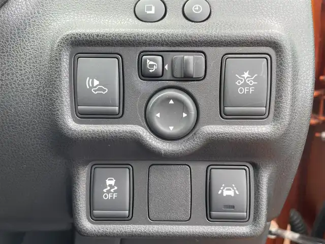 日産 ノート e－パワー X 愛媛県 2016(平28)年 3.9万km プレミアムコロナオレンジ 純正7型ナビ(フルセグTV/BT)/全周囲カメラ/インテリジェントルームミラー/ドライブレコーダー/クリアランスソナー/衝突被害軽減装置/車線逸脱防止装置/ステアリングリモコン/純正ドアバイザー/純正フロアマット/LEDヘッドライト/シガーソケット/スペアキー1本/現状サマー(鉄)(185/70/R14)/BRIDGESTONE EcoPia/禁煙車