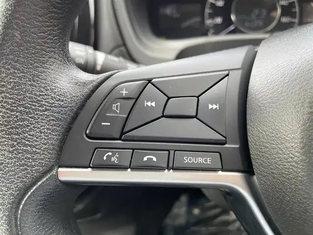 日産 ノート e－パワー X 愛媛県 2016(平28)年 3.9万km プレミアムコロナオレンジ 純正7型ナビ(フルセグTV/BT)/全周囲カメラ/インテリジェントルームミラー/ドライブレコーダー/クリアランスソナー/衝突被害軽減装置/車線逸脱防止装置/ステアリングリモコン/純正ドアバイザー/純正フロアマット/LEDヘッドライト/シガーソケット/スペアキー1本/現状サマー(鉄)(185/70/R14)/BRIDGESTONE EcoPia/禁煙車