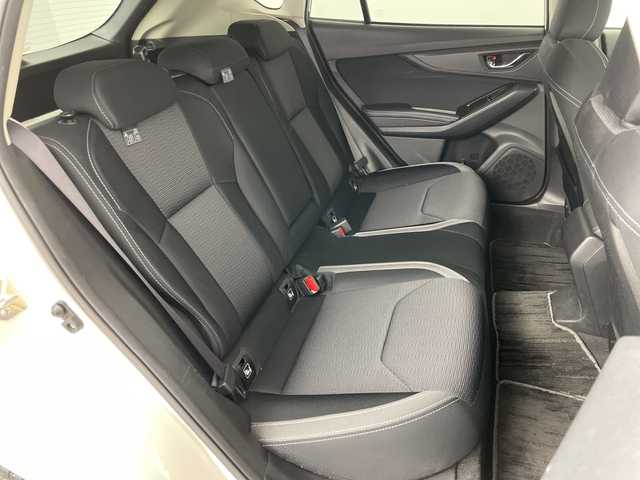 スバル インプレッサ スポーツ 2．0i－S アイサイト 道央・札幌 2017(平29)年 6万km クリスタルホワイトP 純正ナビ＆ＴＶ＆ＢＴ＆ＳＤ＆ＳＤ/バックカメラ/前後ドライブレコーダー/ETC/アダプティブクルーズコントロール/ヒルスタートアシストコントロール/パドルシフト/アルミペダル/4WD/電子パーキングシステム/プッシュスタート/ステアリングリモコン/ウィンカーミラー/フロントフォグランプ/純正フロアマット/純正ドアバイザー/純正18インチアルミホイール