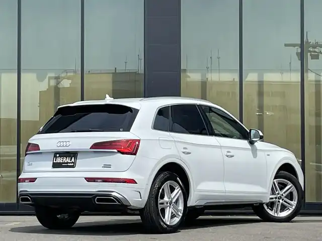 アウディ アウディ Ｑ５ 石川県 2021(令3)年 3万km 白 4WD/衝突軽減ブレーキ/サイドアシスト/クリアランスソナー/純正メモリーナビ/全方位カメラ/フルセグTV/AppleCarPlay/バーチャルコックピット/ACC/ブラインドスポットモニター/電動格納ミラー/電動リアゲート/電動シート/シートヒーター/LEDヘッドライト
