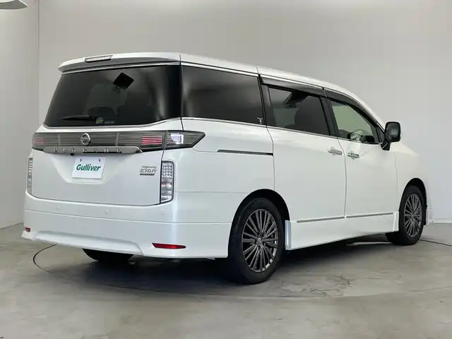 日産 エルグランド 250HWS S アーバンクロム 新潟県 2020(令2)年 6.9万km ブリリアントホワイトパール 純正ディーラーOPナビ（型式：MM519D-L）/・CD/DVD/Bluetooth/フルセグ/バックモニター/衝突被害軽減システム/レーダークルーズコントロ―ル/レーンキープアシスト/ドライブレコーダー/サンルーフ/両側パワースライドドア/3列シート/ハーフレザーシート/オットマン/電動リアゲート/純正フロアマット/ウォークスルー/純正LEDヘッドライト/オートライト/純正18インチAW夏タイヤ/ABS/横滑り防止機能/前後コーナーセンサー/盗難防止装置