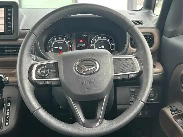 ダイハツ ムーヴ キャンバス セオリー G 香川県 2024(令6)年 0.7万km レーザーブルークリスタルシャイン 社外7インチSDナビ/→フルセグ/CD/DVD/Bluetooth/バックカメラ/スマートアシスト/・衝突警報/衝突回避支援ブレーキ/・ブレーキ制御付誤発進抑制機能/・車線逸脱警報/抑制機能/・ふらつき警報/・路側逸脱警報機能/・アダプティブドライビングビーム/・オートハイビーム/両側パワースライドドア/前席シートヒーター/LEDヘッドライト/LEDフォグランプ/電子パーキングブレーキ/オートブレーキホールド/ホッとカップホルダー/置きラクボックス/本革ステアリング/ステアリングリモコン/アイドリングストップ/プッシュスタート/スマートキー