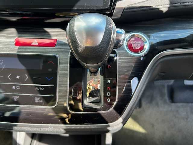 ホンダ オデッセイ アブソルート EX 宮城県 2014(平26)年 6.1万km ホワイトオーキッドパール 登録時走行距離60807ｋｍ/レーダークルーズコントロール/パドルシフト/全方位カメラ/オートライト/両側パワースライドドア/横滑り防止機能/アイドリングストップ/フリップダウンモニター/社外ETC/純正ドライブレコーダー/プッシュスタート/スマートキー/スペアキー１本/ステアリングリモコン/純正ナビ フルセグ/AM/FM・USB・BT・HDMI・CD/DVD/LEDヘッドライト/フォグランプ/電動格納ミラー/純正アルミホイール/純正フロアマット