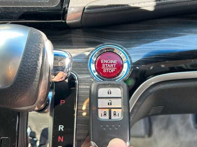 ホンダ オデッセイ アブソルート EX 宮城県 2014(平26)年 6.1万km ホワイトオーキッドパール 登録時走行距離60807ｋｍ/レーダークルーズコントロール/パドルシフト/全方位カメラ/オートライト/両側パワースライドドア/横滑り防止機能/アイドリングストップ/フリップダウンモニター/社外ETC/純正ドライブレコーダー/プッシュスタート/スマートキー/スペアキー１本/ステアリングリモコン/純正ナビ フルセグ/AM/FM・USB・BT・HDMI・CD/DVD/LEDヘッドライト/フォグランプ/電動格納ミラー/純正アルミホイール/純正フロアマット