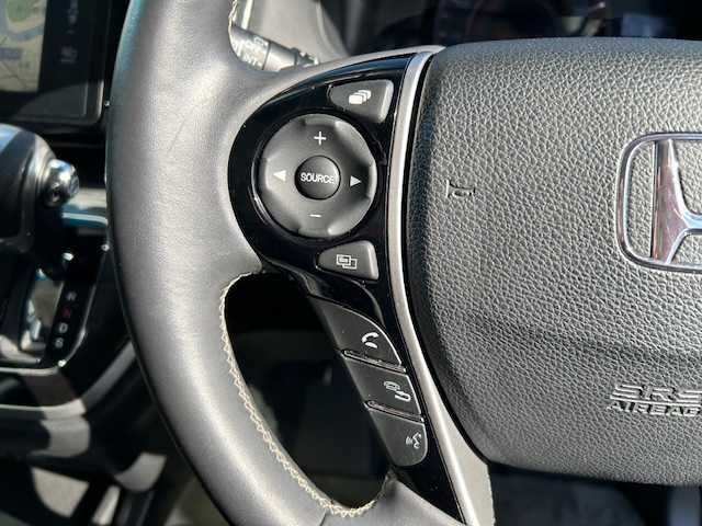 ホンダ オデッセイ アブソルート EX 宮城県 2014(平26)年 6.1万km ホワイトオーキッドパール 登録時走行距離60807ｋｍ/レーダークルーズコントロール/パドルシフト/全方位カメラ/オートライト/両側パワースライドドア/横滑り防止機能/アイドリングストップ/フリップダウンモニター/社外ETC/純正ドライブレコーダー/プッシュスタート/スマートキー/スペアキー１本/ステアリングリモコン/純正ナビ フルセグ/AM/FM・USB・BT・HDMI・CD/DVD/LEDヘッドライト/フォグランプ/電動格納ミラー/純正アルミホイール/純正フロアマット