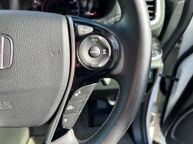 ホンダ オデッセイ アブソルート EX 宮城県 2014(平26)年 6.1万km ホワイトオーキッドパール 登録時走行距離60807ｋｍ/レーダークルーズコントロール/パドルシフト/全方位カメラ/オートライト/両側パワースライドドア/横滑り防止機能/アイドリングストップ/フリップダウンモニター/社外ETC/純正ドライブレコーダー/プッシュスタート/スマートキー/スペアキー１本/ステアリングリモコン/純正ナビ フルセグ/AM/FM・USB・BT・HDMI・CD/DVD/LEDヘッドライト/フォグランプ/電動格納ミラー/純正アルミホイール/純正フロアマット