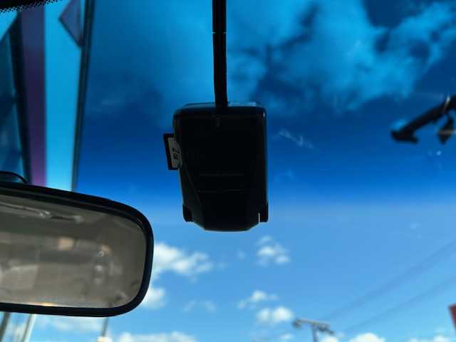 ホンダ オデッセイ アブソルート EX 宮城県 2014(平26)年 6.1万km ホワイトオーキッドパール 登録時走行距離60807ｋｍ/レーダークルーズコントロール/パドルシフト/全方位カメラ/オートライト/両側パワースライドドア/横滑り防止機能/アイドリングストップ/フリップダウンモニター/社外ETC/純正ドライブレコーダー/プッシュスタート/スマートキー/スペアキー１本/ステアリングリモコン/純正ナビ フルセグ/AM/FM・USB・BT・HDMI・CD/DVD/LEDヘッドライト/フォグランプ/電動格納ミラー/純正アルミホイール/純正フロアマット