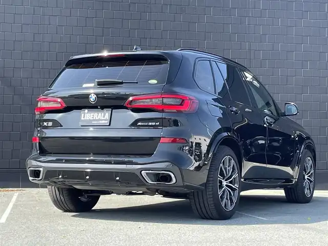 ＢＭＷ Ｘ５ xDrive 35d Mスポーツ 三重県 2019(平31)年 4.8万km サファイアブラックP パノラマサンルーフ　/コニャックシート　/ブルーＭキャリパー　/ライブコックピット　/オートマチックテールゲート　/純正２０インチアルミ　/純正ナビ　/全方位カメラ　/ＥＴＣ　/カープレイ /シートヒーター　/パワーシート