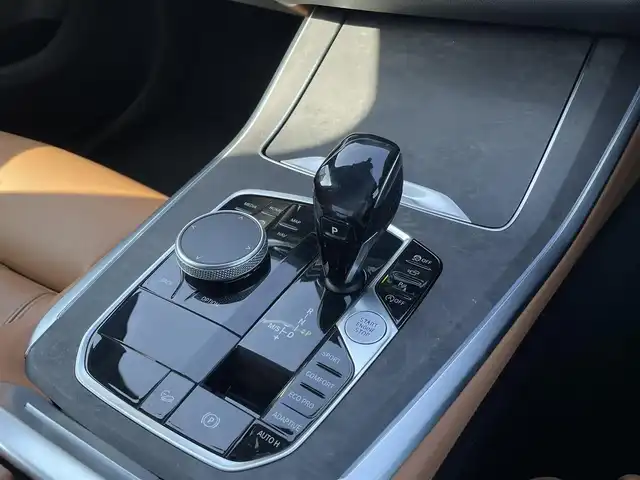 ＢＭＷ Ｘ５ xDrive 35d Mスポーツ 三重県 2019(平31)年 4.8万km サファイアブラックP パノラマサンルーフ　/コニャックシート　/ブルーＭキャリパー　/ライブコックピット　/オートマチックテールゲート　/純正２０インチアルミ　/純正ナビ　/全方位カメラ　/ＥＴＣ　/カープレイ /シートヒーター　/パワーシート