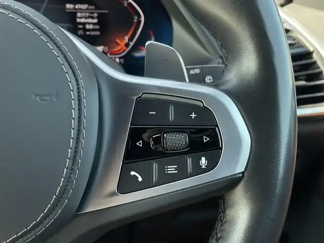 ＢＭＷ Ｘ５ xDrive 35d Mスポーツ 三重県 2019(平31)年 4.8万km サファイアブラックP パノラマサンルーフ　/コニャックシート　/ブルーＭキャリパー　/ライブコックピット　/オートマチックテールゲート　/純正２０インチアルミ　/純正ナビ　/全方位カメラ　/ＥＴＣ　/カープレイ /シートヒーター　/パワーシート