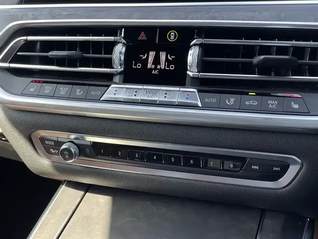 ＢＭＷ Ｘ５ xDrive 35d Mスポーツ 三重県 2019(平31)年 4.8万km サファイアブラックP パノラマサンルーフ　/コニャックシート　/ブルーＭキャリパー　/ライブコックピット　/オートマチックテールゲート　/純正２０インチアルミ　/純正ナビ　/全方位カメラ　/ＥＴＣ　/カープレイ /シートヒーター　/パワーシート