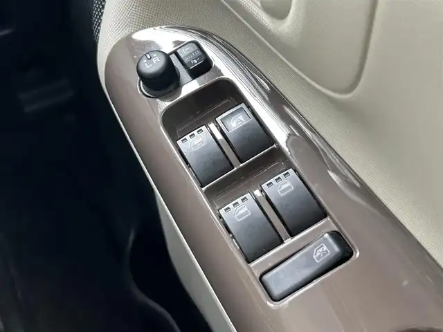 ダイハツ ムーヴ キャンバス 静岡県 2021(令3)年 7.1万km パールホワイトⅢ/ナチュラルベージュマイカメタリック 2トーン 社外SDナビ/・CD/Bluetooth/全周囲カメラ/ETC/両側パワースライドドア/ステアリングスイッチ/オートライト/D席シートヒーター/スマートキー/・プッシュスタート/LEDヘッドライト/・フォグランプ/電動格納ミラー/フロアマット