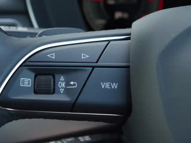 アウディ Ａ４ 35TFSI アドバンスド 埼玉県 2022(令4)年 1.4万km 白 アダプティブクルーズコントロール/バーチャルコックピット/マトリクスLED/CarPlay/Android Auto/パークセンサー/ブラインドスポットモニター/全周囲カメラ/純正ナビ/ETC/ドラレコ/フルセグTV/前席シートヒーター