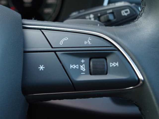 アウディ Ａ４ 35TFSI アドバンスド 埼玉県 2022(令4)年 1.4万km 白 アダプティブクルーズコントロール/バーチャルコックピット/マトリクスLED/CarPlay/Android Auto/パークセンサー/ブラインドスポットモニター/全周囲カメラ/純正ナビ/ETC/ドラレコ/フルセグTV/前席シートヒーター