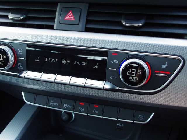 アウディ Ａ４ 35TFSI アドバンスド 埼玉県 2022(令4)年 1.4万km 白 アダプティブクルーズコントロール/バーチャルコックピット/マトリクスLED/CarPlay/Android Auto/パークセンサー/ブラインドスポットモニター/全周囲カメラ/純正ナビ/ETC/ドラレコ/フルセグTV/前席シートヒーター