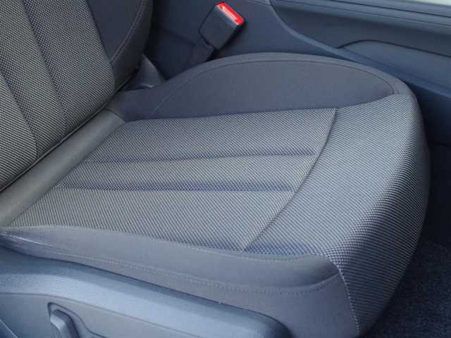 アウディ Ａ４ 35TFSI アドバンスド 埼玉県 2022(令4)年 1.4万km 白 アダプティブクルーズコントロール/バーチャルコックピット/マトリクスLED/CarPlay/Android Auto/パークセンサー/ブラインドスポットモニター/全周囲カメラ/純正ナビ/ETC/ドラレコ/フルセグTV/前席シートヒーター