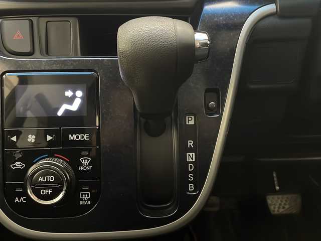 ダイハツ ムーヴ カスタム X ハイパー SA 宮崎県 2015(平27)年 6.7万km ファイアークォーツレッドM 社外ナビ(MDV-X701)/CD/DVD/AM/FM/SD/BT/衝突軽減ブレーキ/アイドリングストップ/ステアリングスイッチ/横滑り防止装置/電動格納ミラー/プッシュスターター/オートライト/純正フロアマット/純正サイドバイザー/純正アルミホイール/ETC