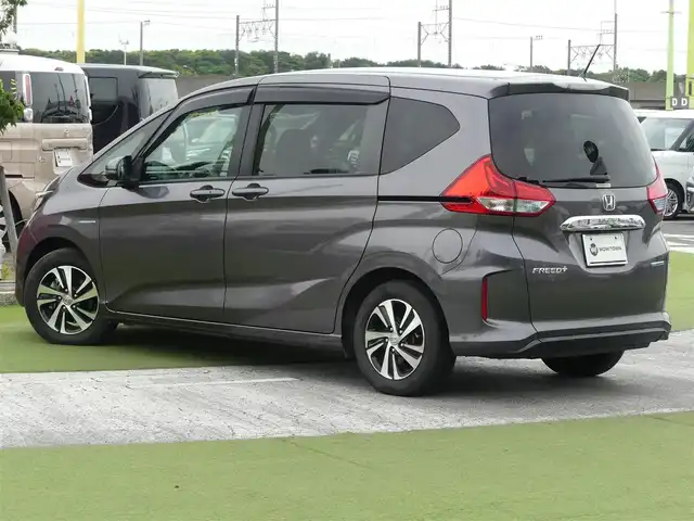 ホンダ フリード＋ ハイブリット EX 千葉県 2016(平28)年 5.8万km モダンスティールM ホンダセンシング/・衝突軽減ブレーキ（CMBS）/・車線維持支援システム（LKAS）/・アダプティブクルーズコントロール（ACC）/・後方誤発進抑制機能/・誤発進抑制機能/ハーフレザーシート/前席シートヒーター/純正メモリーナビ/地デジTV/【DVD/CD再生機能】/バックカメラ/ドライブレコーダー（前後撮影）【ZDR-026】/ETC/LEDフォグライト/ウインカーミラー/純正15インチアルミホイル/サイド/カーテンエアバッグ/Honda スマートキー