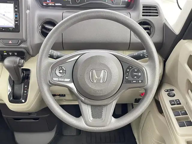 ホンダ Ｎ ＢＯＸ G ホンダセンシング 千葉県 2018(平30)年 6.6万km ブリティッシュグリーンP 純正SDナビ（VXM-184VFi）/・FM/AM/・フルセグTV/・DVD/・Bluetooth/・SD/・USB/・バックモニター/ホンダセンシング/・衝突軽減ブレーキ/・前後誤発進抑制機能/・路外逸脱抑制機能/・先行車発進おしらせ機能/LEDオートライト/両側スライドドア/ベンチシート/チップアップシート/オートエアコン/ステアリングスイッチ/スマートキー/プッシュスタート