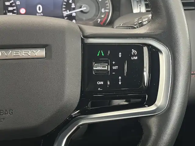 ランドローバー ランドローバー ディスカバリースポーツ アーバンED P250 静岡県 2022(令4)年 3.6万km 白 レザーシート/ドライブパック/・ハイスピードエマージェンシーブレーキ/・アダブティブクルーズコントロール/純正ナビ/(Bluetooth/AppleCarPlay/AndroidAuto/USB)/スロープアシスト/テレインレスポンス/ブラインドスポットアシスト/360°カメラ/スマートキー /ETC2.0/ドライブレコーダー /純正18インチアルミホイール/保証書/取扱説明書
