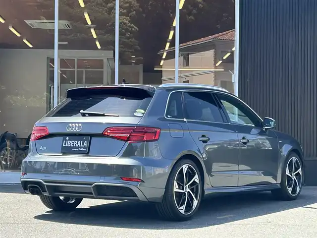 アウディ Ａ３ SB SラインダイナミックLTD 福岡県 2019(令1)年 3万km デイトナグレーパールエフェクト 375台限定車/アダプティブクルーズコントロール/Audiサイドアシスト/Audiプレセンス/レーンキープアシスト/バーチャルコックピット/マトリクスLED/ハーフレザーシート/前席シートヒーター/純正ナビ/ApplecarPlay/androidauto/フルセグTV/Bluetooth/バックカメラ/前後ドライブレコーダー/純正18インチアルミホイール/ETC2.0