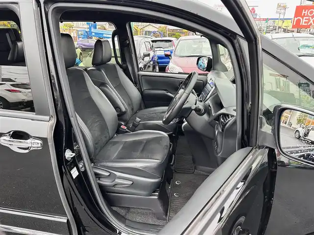 トヨタ ヴォクシー ハイブリッド ZS 煌Ⅲ 宮城県 2020(令2)年 5.8万km ブラック モデリスタエアロ（F/S/R）/マフラーカッター/セーフティセンス/・プリクラッシュセーフティ/・レーンディパーチャーアラート/・オートマチックハイビーム/・先行車発進告知機能/インテリジェントクリアランスソナー/純正10インチナビ（NSZN-Z68T）/・CD/DVD/・Bluetooth/・フルセグTV/・SD音楽録音機能/バックカメラ/ビルトインETC/ドライブレコーダー/両側パワースライドドア/ハーフレザーシート/シートヒーター/革巻きステアリング/クルーズコントロール/ステアリングスイッチ/LEDヘッドライト/フォグランプ/オートライト/スマートキー＆プッシュスタート/電動格納ミラー/純正16インチAW/フロアマット/Wエアバッグ