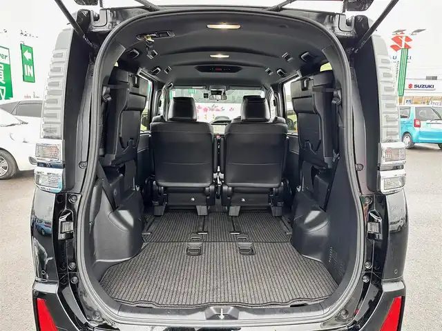 トヨタ ヴォクシー ハイブリッド ZS 煌Ⅲ 宮城県 2020(令2)年 5.8万km ブラック モデリスタエアロ（F/S/R）/マフラーカッター/セーフティセンス/・プリクラッシュセーフティ/・レーンディパーチャーアラート/・オートマチックハイビーム/・先行車発進告知機能/インテリジェントクリアランスソナー/純正10インチナビ（NSZN-Z68T）/・CD/DVD/・Bluetooth/・フルセグTV/・SD音楽録音機能/バックカメラ/ビルトインETC/ドライブレコーダー/両側パワースライドドア/ハーフレザーシート/シートヒーター/革巻きステアリング/クルーズコントロール/ステアリングスイッチ/LEDヘッドライト/フォグランプ/オートライト/スマートキー＆プッシュスタート/電動格納ミラー/純正16インチAW/フロアマット/Wエアバッグ