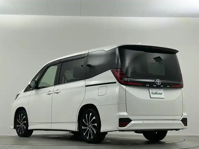 トヨタ ノア S－Z 埼玉県 2022(令4)年 4.4万km ホワイトパールクリスタルシャイン 10.5インチディスプレイオーディオ　フルセグ　Bカメラ　ETC2.0　14型フリップダウンモニター　トヨタセーフティセンス　レーダークルコン　LEDオートライト　コーナーセンサー　シートヒーター　両側パワスラ　スペアキー