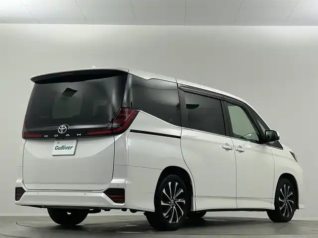 トヨタ ノア S－Z 埼玉県 2022(令4)年 4.4万km ホワイトパールクリスタルシャイン 10.5インチディスプレイオーディオ　フルセグ　Bカメラ　ETC2.0　14型フリップダウンモニター　トヨタセーフティセンス　レーダークルコン　LEDオートライト　コーナーセンサー　シートヒーター　両側パワスラ　スペアキー