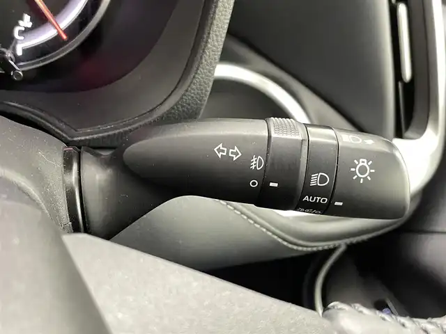 トヨタ ノア S－Z 熊本県 2022(令4)年 4.4万km ホワイトパールクリスタルシャイン 純正10.5インチディスプレイオーディオ（CD・DVD・フルセグ・BT・USB・HDMI）　/バックカメラ　/ビルトインETC2.0　/純正14型フリップダウンモニター　/トヨタセーフティセンス/・レーダークルーズコントロール/・レーンキープアシスト/・ロードサインアシスト/・駐車時支援パーキングサポートシステム/・先行車発進お知らせ機能/・レーンディパーチャーアラート/・オートマチックハイビーム/・プリクラッシュセーフティ/横滑り防止/前後クリアランスソナー/両側パワースライドドア/前席シートヒーター/ハーフレザーシート/電動パーキングサポート/ブレーキホールド/社外フロアマット/純正17インチAW/オートライト/LEDヘッドライト/フォグランプ/スマートキー/プッシュスタート/スペアキー1本/保証書/取扱説明書