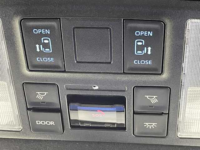 トヨタ ノア S－Z 熊本県 2022(令4)年 4.4万km ホワイトパールクリスタルシャイン 純正10.5インチディスプレイオーディオ（CD・DVD・フルセグ・BT・USB・HDMI）　/バックカメラ　/ビルトインETC2.0　/純正14型フリップダウンモニター　/トヨタセーフティセンス/・レーダークルーズコントロール/・レーンキープアシスト/・ロードサインアシスト/・駐車時支援パーキングサポートシステム/・先行車発進お知らせ機能/・レーンディパーチャーアラート/・オートマチックハイビーム/・プリクラッシュセーフティ/横滑り防止/前後クリアランスソナー/両側パワースライドドア/前席シートヒーター/ハーフレザーシート/電動パーキングサポート/ブレーキホールド/社外フロアマット/純正17インチAW/オートライト/LEDヘッドライト/フォグランプ/スマートキー/プッシュスタート/スペアキー1本/保証書/取扱説明書