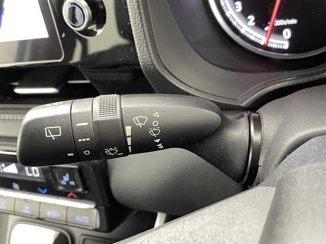 トヨタ ノア S－Z 熊本県 2022(令4)年 4.4万km ホワイトパールクリスタルシャイン 純正10.5インチディスプレイオーディオ（CD・DVD・フルセグ・BT・USB・HDMI）　/バックカメラ　/ビルトインETC2.0　/純正14型フリップダウンモニター　/トヨタセーフティセンス/・レーダークルーズコントロール/・レーンキープアシスト/・ロードサインアシスト/・駐車時支援パーキングサポートシステム/・先行車発進お知らせ機能/・レーンディパーチャーアラート/・オートマチックハイビーム/・プリクラッシュセーフティ/横滑り防止/前後クリアランスソナー/両側パワースライドドア/前席シートヒーター/ハーフレザーシート/電動パーキングサポート/ブレーキホールド/社外フロアマット/純正17インチAW/オートライト/LEDヘッドライト/フォグランプ/スマートキー/プッシュスタート/スペアキー1本/保証書/取扱説明書