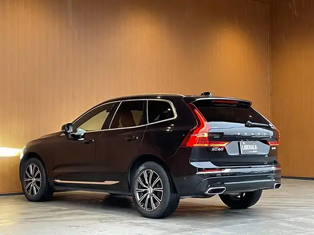 ボルボ ＸＣ６０ D4 AWD インスクリプション 愛知県 2020(令2)年 5.9万km オニキスブラックP 純正ナビ/フルセグTV/360度カメラ/茶革シート/シートヒーター/シートベンチレーション/ステアリングヒーター/harman/kardonサウンド/ヘッドアップディスプレイ/ACC レーンキープ/BSM/パワーバックドア/純正19AW