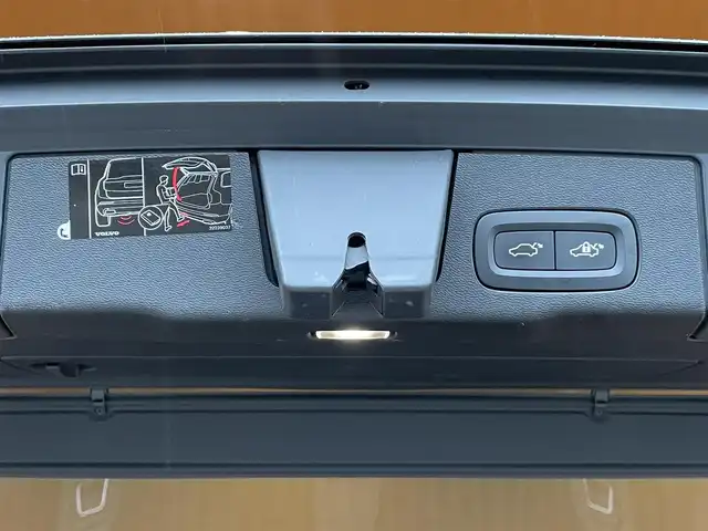 ボルボ ＸＣ６０ D4 AWD インスクリプション 愛知県 2020(令2)年 5.9万km オニキスブラックP 純正ナビ/フルセグTV/360度カメラ/茶革シート/シートヒーター/シートベンチレーション/ステアリングヒーター/harman/kardonサウンド/ヘッドアップディスプレイ/ACC レーンキープ/BSM/パワーバックドア/純正19AW