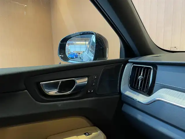 ボルボ ＸＣ６０ D4 AWD インスクリプション 愛知県 2020(令2)年 5.9万km オニキスブラックP 純正ナビ/フルセグTV/360度カメラ/茶革シート/シートヒーター/シートベンチレーション/ステアリングヒーター/harman/kardonサウンド/ヘッドアップディスプレイ/ACC レーンキープ/BSM/パワーバックドア/純正19AW