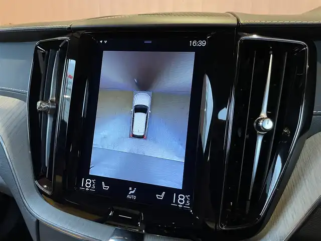 ボルボ ＸＣ６０ D4 AWD インスクリプション 愛知県 2020(令2)年 5.9万km オニキスブラックP 純正ナビ/フルセグTV/360度カメラ/茶革シート/シートヒーター/シートベンチレーション/ステアリングヒーター/harman/kardonサウンド/ヘッドアップディスプレイ/ACC レーンキープ/BSM/パワーバックドア/純正19AW