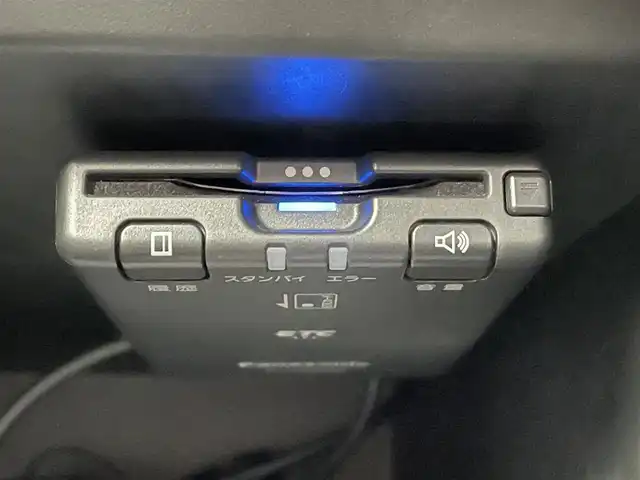 日産 ノート e－パワー X 福岡県 2017(平29)年 5.4万km ブリリアントシルバー 純正ナビ　/全周囲カメラ　/デジタルインナーミラー　/ステアリングスイッチ　/ドライブモードセレクト　/エマージェンシーブレーキ　/ＬＤＡ　/ＥＴＣ　/電格ミラー /スマートキー/プッシュスタート /前後コーナーセンサー