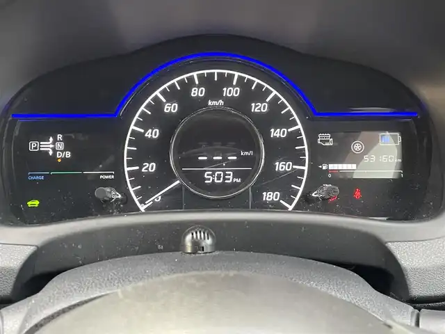 日産 ノート e－パワー X 福岡県 2017(平29)年 5.4万km ブリリアントシルバー 純正ナビ　/全周囲カメラ　/デジタルインナーミラー　/ステアリングスイッチ　/ドライブモードセレクト　/エマージェンシーブレーキ　/ＬＤＡ　/ＥＴＣ　/電格ミラー /スマートキー/プッシュスタート /前後コーナーセンサー