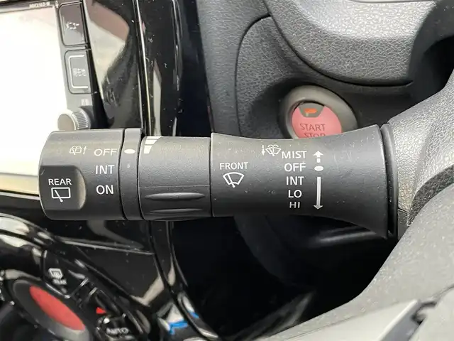 日産 ノート e－パワー X 福岡県 2017(平29)年 5.4万km ブリリアントシルバー 純正ナビ　/全周囲カメラ　/デジタルインナーミラー　/ステアリングスイッチ　/ドライブモードセレクト　/エマージェンシーブレーキ　/ＬＤＡ　/ＥＴＣ　/電格ミラー /スマートキー/プッシュスタート /前後コーナーセンサー