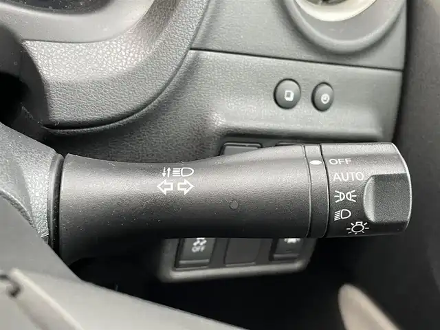 日産 ノート e－パワー X 福岡県 2017(平29)年 5.4万km ブリリアントシルバー 純正ナビ　/全周囲カメラ　/デジタルインナーミラー　/ステアリングスイッチ　/ドライブモードセレクト　/エマージェンシーブレーキ　/ＬＤＡ　/ＥＴＣ　/電格ミラー /スマートキー/プッシュスタート /前後コーナーセンサー