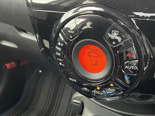 日産 ノート e－パワー X 福岡県 2017(平29)年 5.4万km ブリリアントシルバー 純正ナビ　/全周囲カメラ　/デジタルインナーミラー　/ステアリングスイッチ　/ドライブモードセレクト　/エマージェンシーブレーキ　/ＬＤＡ　/ＥＴＣ　/電格ミラー /スマートキー/プッシュスタート /前後コーナーセンサー