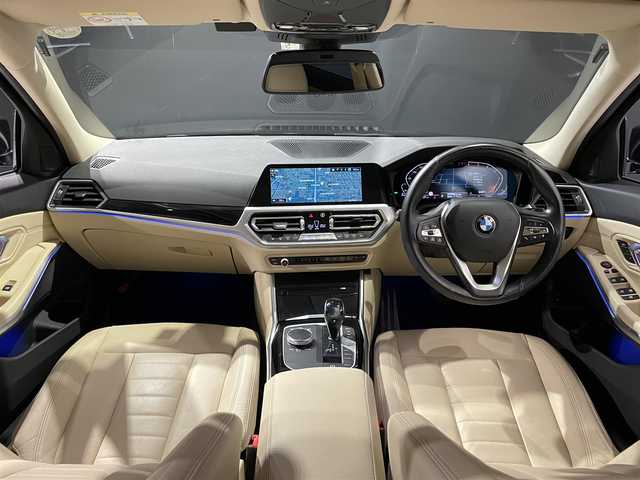 ＢＭＷ ３２０ｄ xDrive ツーリング 道央・札幌 2020(令2)年 5.2万km サファイアブラックP ハイラインパッケージ/・電動調整式ランバーサポート(D/N)/・ヴァーネスカレザーシート(ベージュ)/・ルーフレール(サテンアルミニウム)/プラスパッケージ/・アンビエントライト/・LEDフォグランプ/・ハイグロスブラックインテリアトリム/アダプティブLEDヘッドライト/ハイビームアシスタント/パーキングアシスト/パノラマビュー(全周囲カメラ)/PDC/パークディスタンスコントロール/オートマチックテールゲートオペレーション/スポーツレザーステアリングホイール/電動フロントシート/運転席メモリーシート/フロントシートヒーティング/ワイヤレスチャージング/BMWライブコックピット/・12.3インチマルチディスプレイメーターパネル/・10.25インチワイドコントロールディスプレイ/ドライビングアシストプロフェッショナル/・ACC/アクティブクルーズコントロール/・ステアリング&レーンコントロールアシスト/・レーンディパーチャーウォーニング/・衝突回避被害軽減ブレーキ/・クロストラフィックウォーニング/・トラフィックサインアシスト