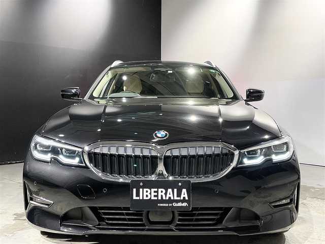ＢＭＷ ３２０ｄ xDrive ツーリング 道央・札幌 2020(令2)年 5.2万km サファイアブラックP ハイラインパッケージ/・電動調整式ランバーサポート(D/N)/・ヴァーネスカレザーシート(ベージュ)/・ルーフレール(サテンアルミニウム)/プラスパッケージ/・アンビエントライト/・LEDフォグランプ/・ハイグロスブラックインテリアトリム/アダプティブLEDヘッドライト/ハイビームアシスタント/パーキングアシスト/パノラマビュー(全周囲カメラ)/PDC/パークディスタンスコントロール/オートマチックテールゲートオペレーション/スポーツレザーステアリングホイール/電動フロントシート/運転席メモリーシート/フロントシートヒーティング/ワイヤレスチャージング/BMWライブコックピット/・12.3インチマルチディスプレイメーターパネル/・10.25インチワイドコントロールディスプレイ/ドライビングアシストプロフェッショナル/・ACC/アクティブクルーズコントロール/・ステアリング&レーンコントロールアシスト/・レーンディパーチャーウォーニング/・衝突回避被害軽減ブレーキ/・クロストラフィックウォーニング/・トラフィックサインアシスト